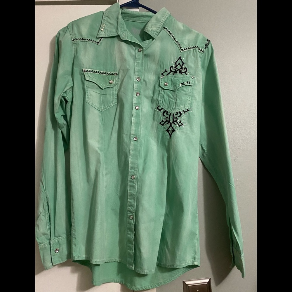 Pearl snap green with black embroidery and crystals